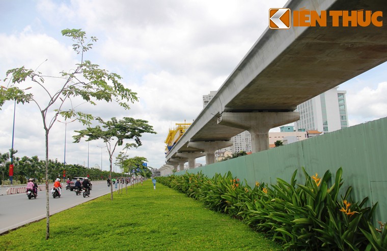 Những ngày này người qua lại trên tuyến cửa ngõ xa lộ Hà Nội từ các tỉnh ra vào TP HCM có cảm giác háo hức khi nhìn thấy diện  mạo tuyến Metro Bến Thành-Suối Tiên, một công trình đặc biệt quan trọng của thành phố sau ngày đất nước Thống nhất đang dần hình thành...