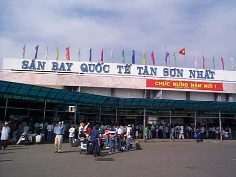 Ngăn chặn vụ vận chuyển súng đạn qua sân bay Tân Sơn Nhất