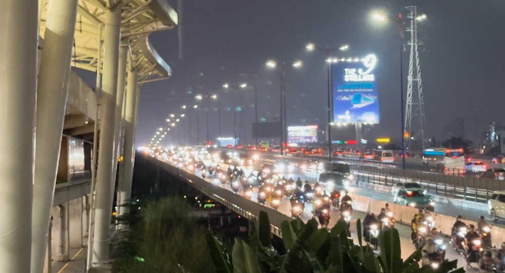 Hơn 10 năm qua, người dân TP HCM háo hức mong chờ tuyến Metro Bến Thành - Suối Tiên (Metro số 1) sớm được hoàn thành để giải toả áp lực giao thông ngày càng phức tạp ở đô thị lớn nhất nước này.