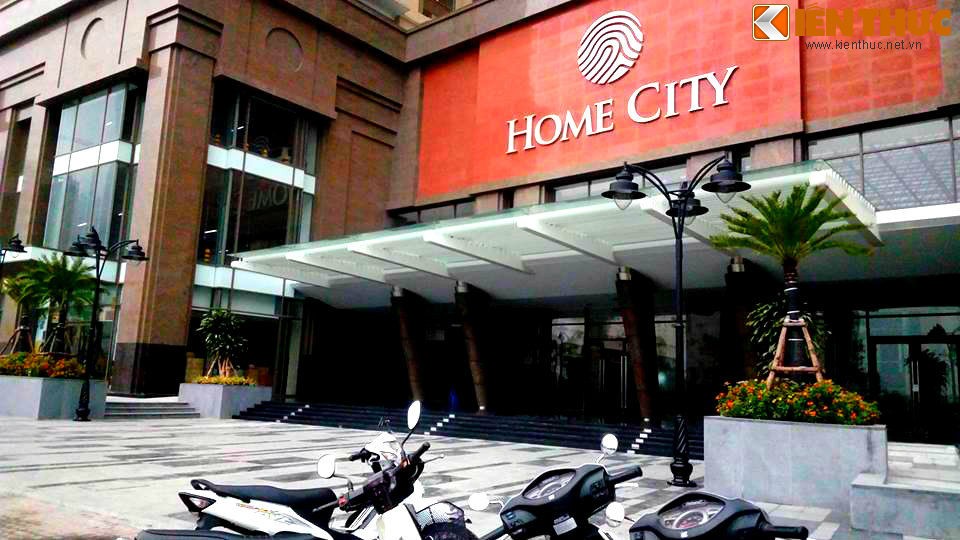 Vừa đưa vào sử dụng cuối năm 2016 nhưng  dự án Home City (177 Trung Kính, phường Yên Hòa, quận Cầu Giấy) do Công ty TNHH một thành viên Văn Phú (Văn Phú Invest) làm chủ đầu tư (CĐT) đã xảy ra nhiều vướng mắc.