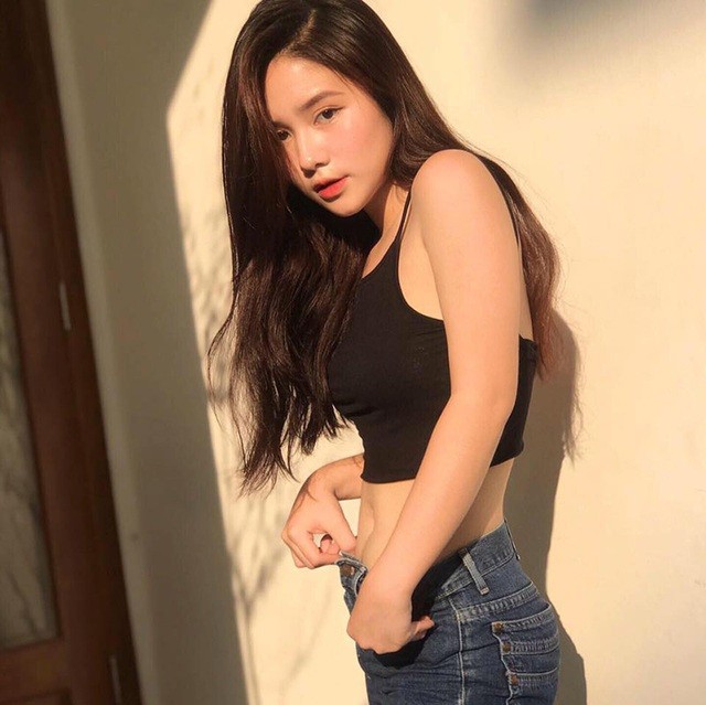 Trần Thị Vân Anh, nữ sinh 18 tuổi Sài Gòn là một gương mặt  hot girl cực kỳ quen thuộc trên mạng xã hội.