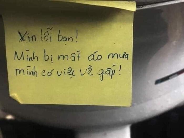 Một  vụ trộm áo mưa đáng yêu "nhất quả đất" mới lan truyền trên MXH gần đây khá hy hữu khi tên trộm rất lịch sự để lại lời nhắn cùng tiền bồi thường cho khổ chủ bị hắn lấy mất.