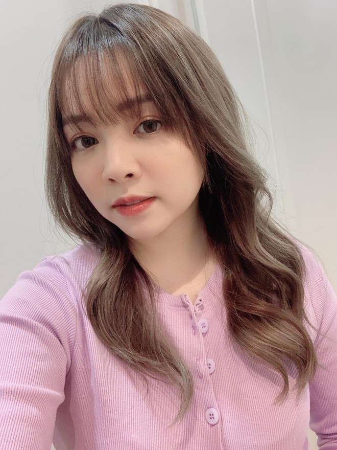 Hot beauty blogger Trinh Phạm có lẽ là nhân vật dậy sớm nhất nhì MXH để chuẩn bị đi  bầu cử.