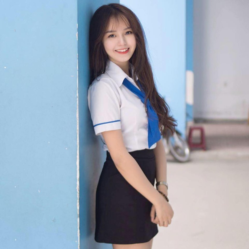 " Hot girl IT", "Kim So Hyun phiên bản Việt", "nàng thơ ngành IT" là các biệt danh cư dân mạng gắn cho Bùi Thị Hồng Hạnh (sinh năm 1997, Đồng Nai).