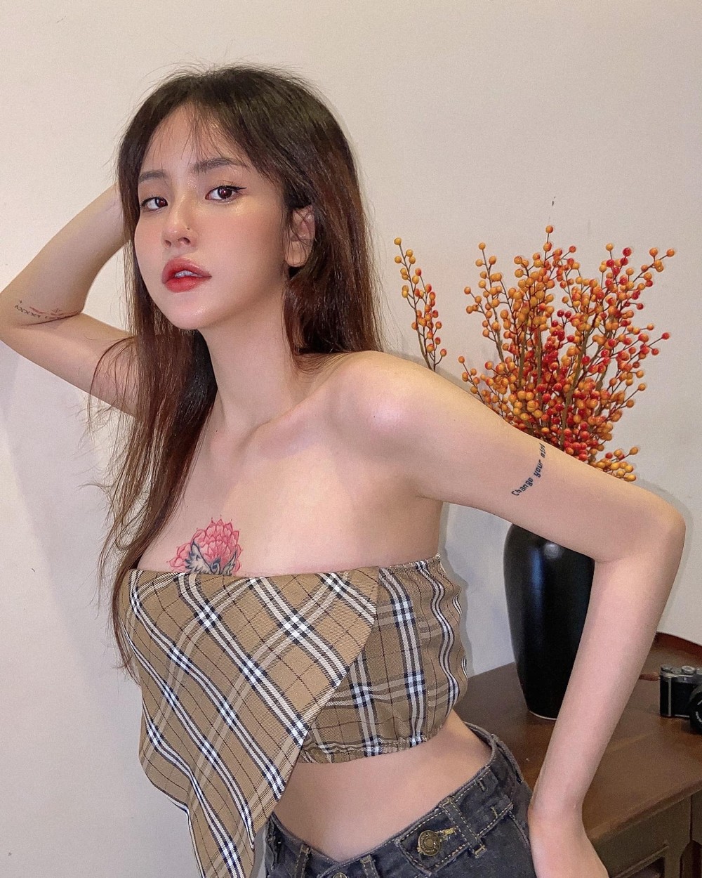 Phan Thị Nhã Trân là  hot girl sở hữu lượng follow "khủng" trên Instagram.