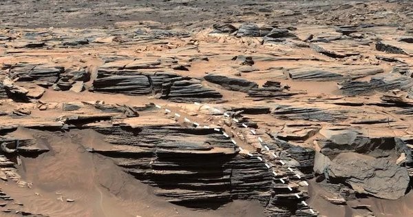 NASA phát hiện mỏ đá quý trên Sao Hỏa