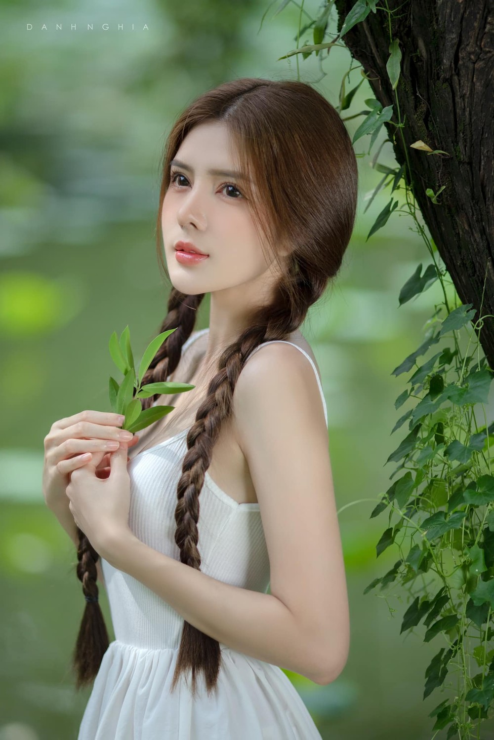 Sở hữu nhan sắc xinh đẹp được ví như búp bê sống,  Lilly Luta là hot girl từng rất nổi tiếng với các bạn trẻ.