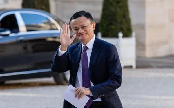 Sau nhiều tháng bặt vô âm tín,  Jack Ma – người sáng lập Alibaba và cả công ty con Ant Group – đã lần đầu tiên xuất hiện trước công chúng, xóa tan những tin đồn thất thiệt về tình trạng của vị tỷ phú đang phải liên tiếp đối mặt với sóng gió.