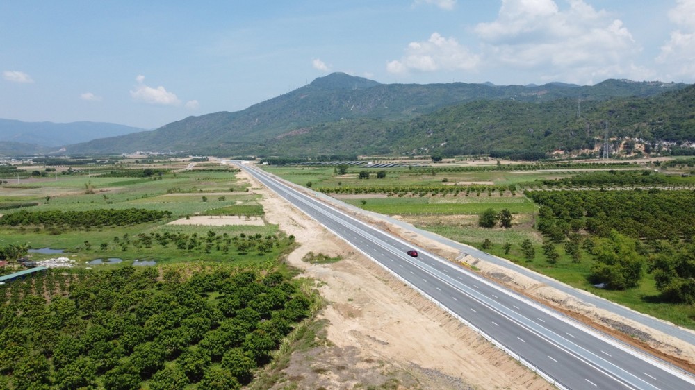 Khánh thành cao tốc Nha Trang - Cam Lâm và Vĩnh Hảo - Phan Thiết