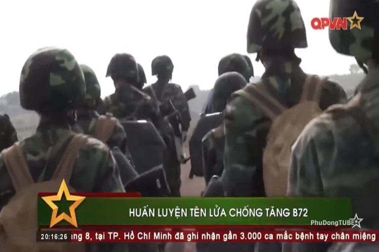 Tên lửa chống tăng dẫn đường B-72, là một trong những trang bị chính của  Tiểu đoàn tên lửa chống tăng 371 thuộc binh chủng pháo binh. Các nội dung huấn luyện của đội cơ động thực hành khai thác tên lửa B-72 là một trong những công tác huấn luyện trọng tâm của đơn vị. Nguồn ảnh: QPVN.