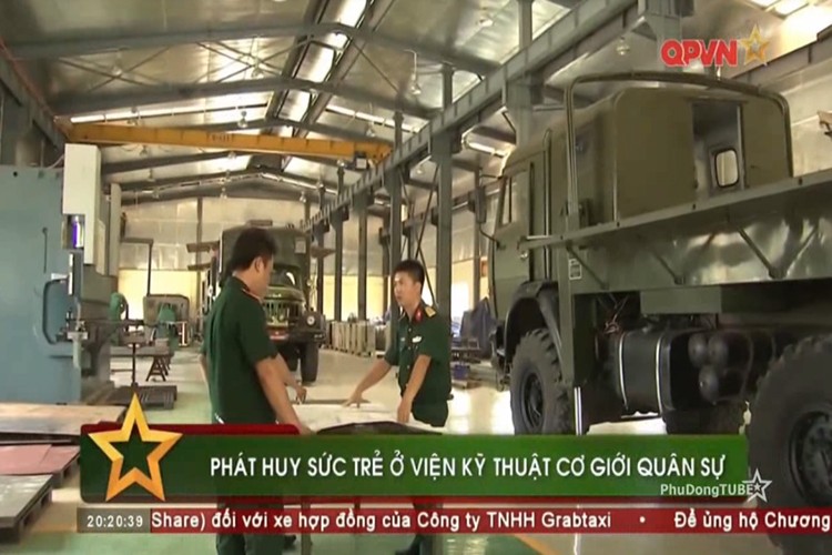 Nhằm phát huy năng lực và sức sáng tạo của cán bộ trẻ, Viện kỹ thuật cơ giới quân sự thuộc Tổng cục kỹ thuật đã xây dựng các mô hình hoạt động theo nhóm chuyên môn, trong đó nổi bật là tổ khoa học kỹ thuật trẻ đã giúp từng cá nhân trong viện thêm say mê nghiên cứu cho ra đời nhiều đề tài nghiên cứu kỹ thuật hữu ích. Và một trong số đó có thể kể tới đề tài nghiên cứu thiết kế chế tạo xe cơ sở để lắp đặt tổ hợp pháo tên lửa phòng không tầm thấp  ZSU-23-2. Nguồn ảnh: QPVN.