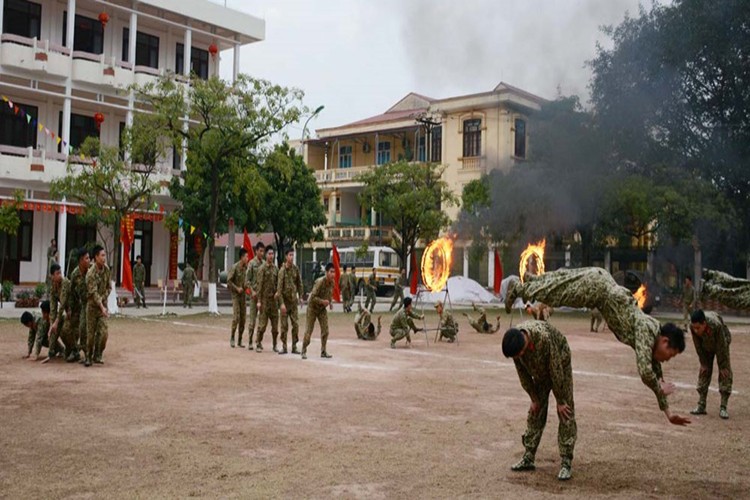 Là đơn vị thực hiện nhiệm vụ chuyên trách chống khủng bố của Bộ tư lệnh Thủ đô Hà Nội, thời gian qua cán bộ, chiến sĩ  Tiểu đoàn Đặc công 18 luôn nhận thức rõ nhiệm vụ, tổ chức duy trì nghiêm chế độ trực sẵn sàng chiến đấu, bảo vệ các sự kiện chính trị của đất nước và của thành phố diễn ra trên địa bàn Thủ đô Hà Nội.