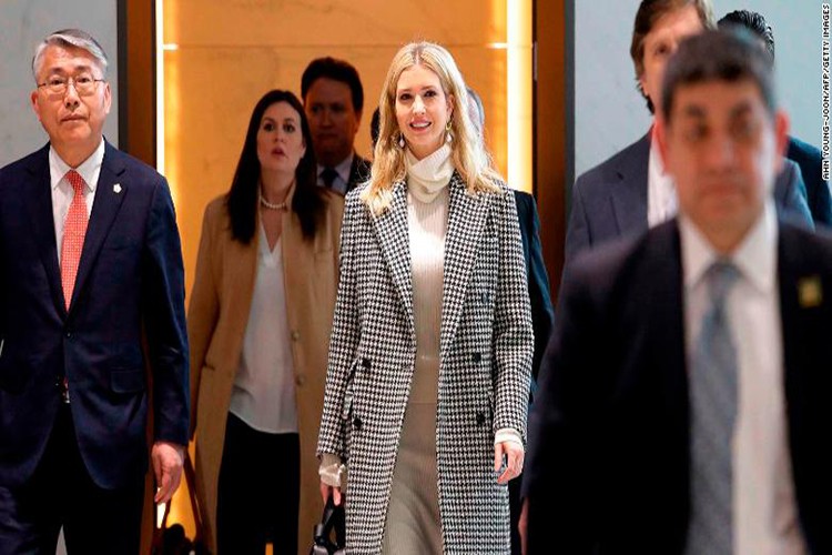 Theo Business Insider, bà Ivanka Trump con gái lớn của Tổng thống Mỹ Trump dẫn đầu phái đoàn Mỹ đã tới Hàn Quốc trong hôm 23/2 để tham dự lễ bế mạc Thế vận hội mùa đông Pyeongchang. Ảnh: Business Insider.