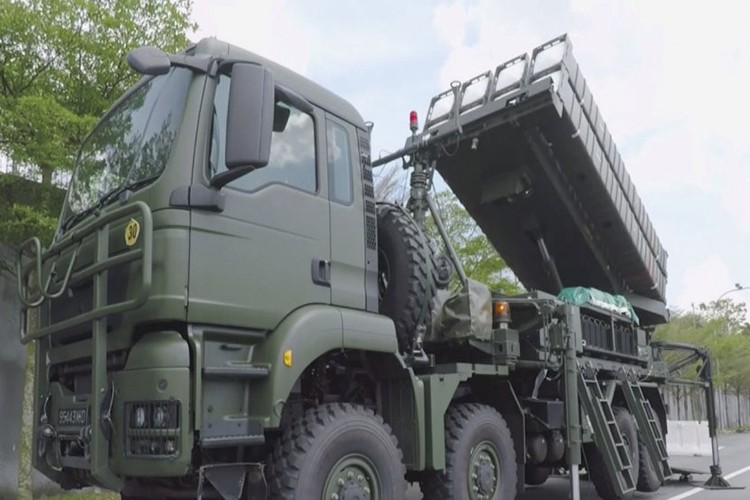 Theo tạp chí quân sự Jane’s,  Không quân Singapore (RSAF) đã vô tình công bố những hình ảnh đầu tiên về hệ thống tên lửa phòng không tầm trung Aster 30 SAMP/T của nước này trên trang mạng xã hội chính thức của RSAF. Tuy nhiên, những hình ảnh này đã bị xóa ngay sau đó. Nguồn ảnh: Jane’s.