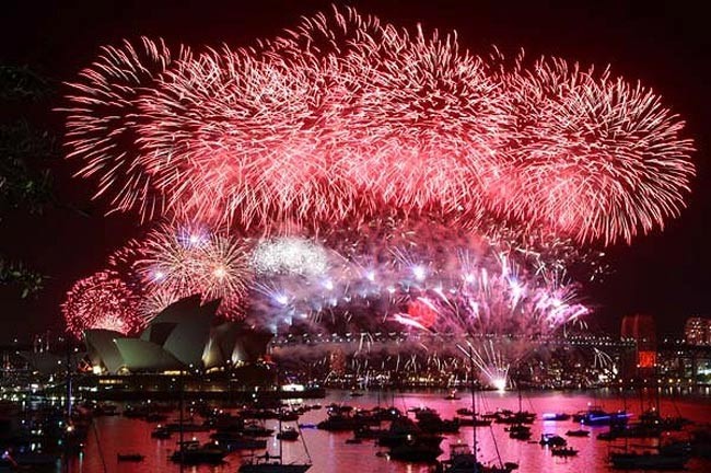 Sydney, Australia là một trong những điểm bắn  pháo hoa giao thừa chào đón năm mới dương lịch đẹp nhất thế giới, với hơn 1 tỷ người chờ đón thưởng thức mỗi năm, dù là qua ti vi.