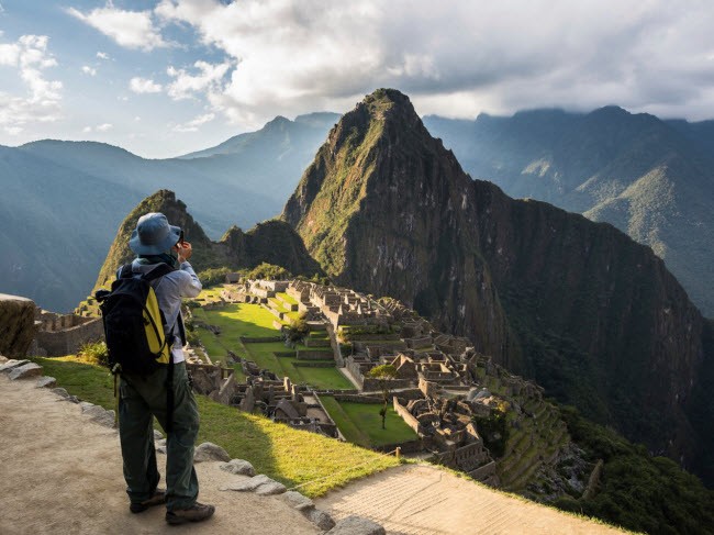 Machu Picchu, Peru: Phong cảnh tuyệt đẹp tại khu di tích Machu Picchu trên núi Andes sẽ giúp bạn nhanh chóng quên đi những chuyện buồn trong cuộc tình của mình. Nếu chưa đủ, bạn có thể tham gia tour  du lịch đi bộ kéo dài nhiều ngày để tìm hiểu về lịch sử của người Inca.