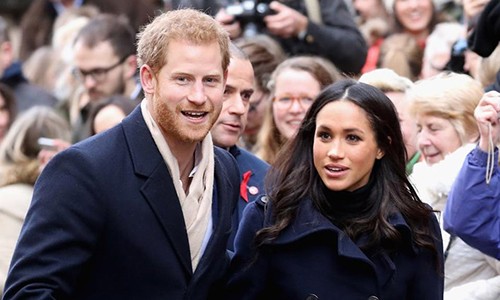 Hôn thê Hoàng tử Anh Meghan Markle khoe “dáng ngọc” với yoga