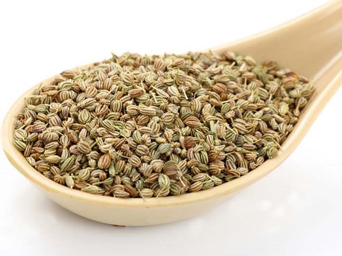 Hạt Carom (Ajwain) có dược tính, được sử dụng cho nhiều mục đích y tế. Hạt có chứa một hợp chất gọi là thymol giúp giảm các vấn đề về dạ dày. Thêm 3-4 thìa cà phê hạt carom vào nửa cốc nước sôi và uống nó sẽ làm giảm chứng  đầy hơi khó chịu.