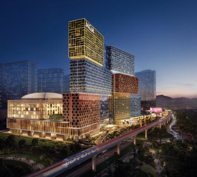 MGM Cotai là  khu nghỉ dưỡng và casino khổng lổ được xây dựng với trị giá 3,4 tỷ USD tại Ma Cau, Trung Quốc. Hơn 350 kiến trúc sư và chuyên gia tư vấn đã tham gia thiết kế công trình có hình dạng giống những chiếc hộp đựng đồ trang sức truyền thống của Trung Quốc. Bức tượng sư tử mạ vàng trước MGM Cotai có trọng lượng 38 tấn và cao 10m. Khu nghỉ dưỡng được thiết kế với 35 tầng và gồm 1.390 phòng nghủ, nhà hàng, khu trưng bày nghệ thuật, casino, hội trường,…