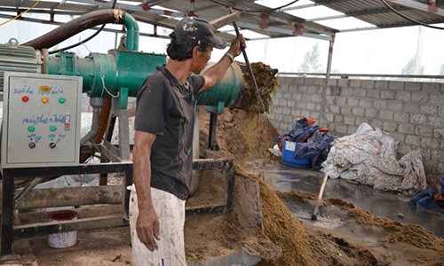 Công nghệ độc và hay: Ép phân lợn tươi thành… tiền