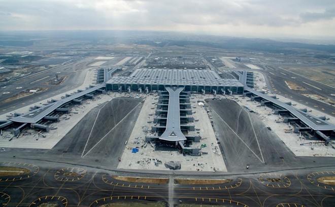 Đầu tháng 4/2019, sân bay Istanbul mới (New Istanbul Airport) chính thức đi vào hoạt động sau nhiều lần trì hoãn. Đây được đánh giá là một trong những sân bay thông minh thực sự đầu tiên trên thế giới.