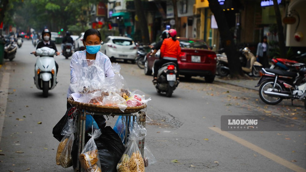 Theo bảng giá các loại đất trên địa bàn thành phố Hà Nội, áp dụng từ ngày 1.1.2020 đến 31.12.2024 thì quận Hoàn Kiếm có giá đất cao nhất là gần 188 triệu đồng/m2; giá đất thấp nhất thuộc quận Hà Đông, hơn 4,5 triệu đồng/m2. Ảnh: Phan Anh