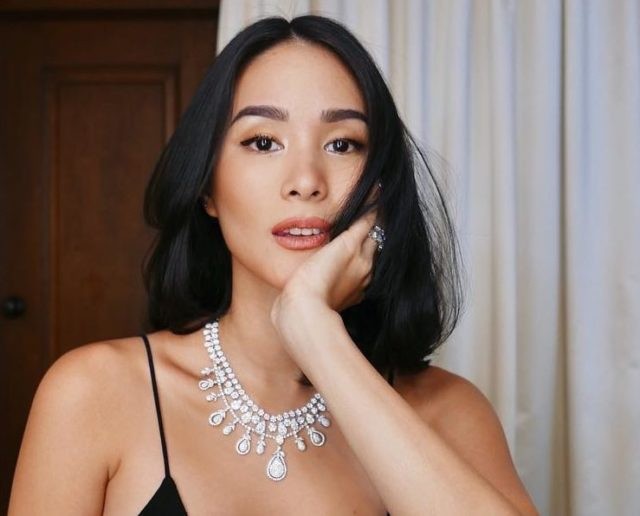 Mỹ nhân người Philippines Heart Evangelista là một tín đồ thời trang nổi tiếng châu Á. Cô thường xuyên có mặt tại các sàn diễn quốc tế và sở hữu bộ sưu tập đồ hiệu đắt đỏ. Trang cá nhân ngập tràn hình ảnh về cuộc sống sang chảnh của Evangelista hiện có hơn 7,3 triệu follower.