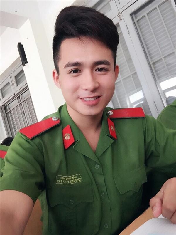 Sở hữu ngoại hình điển trai, Trần Trung Hiếu được mệnh danh là hot boy Học viện Cảnh sát Nhân dân Việt Nam. Thuở ngồi trên ghế nhà trường, anh là gương mặt quen thuộc trên trang bìa của nhiều tạp chí, nội san của ngành. Tên tuổi của Trung Hiếu càng gây chú ý khi có mối tình đẹp với "người đẹp khả ái" Trần Tố Như.   Trần Tố Như ghi dấu ấn trong lòng công chúng khi lọt vào top 10 "Hoa Hậu Việt Nam" 2016. Trước khi đạt danh hiệu "Hoa hậu khả ái 2016", người đẹp từng đăng quang "Hoa khôi Thanh niên Thanh lịch" và "Thời trang thành phố Thái Nguyên".