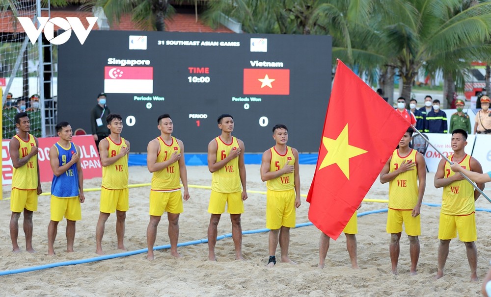 Tại Quảng Ninh, bóng ném bãi biển nam là môn thi đấu đầu tiên trong khuôn khổ SEA Games 31. Đội tuyển Việt Nam đấu trận thứ 2 trong chiều nay vào lúc 17h.