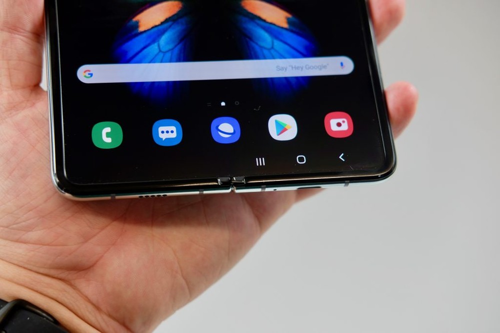 Samsung đang lên kế hoạch phát hành chiếc Galaxy Fold Lite vào năm sau với mức giá cực kỳ phải chăng là 900 USD (khoảng 20.88 triệu đồng).