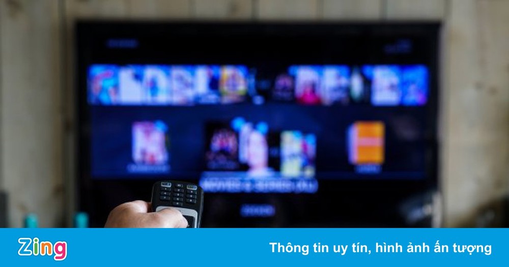 Tác hại không ngờ khi xem tivi quá 4 giờ một ngày