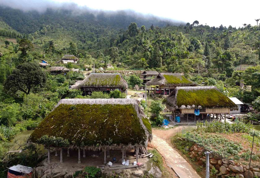 Nằm ở độ cao trên 1.000m so với mực nước biển, thôn Xà Phìn, xã Phương Tiến, huyện Vị Xuyên, tỉnh  Hà Giang nằm ẩn mình trên dãy núi Tây Côn Lĩnh. Ảnh: Nhóm Hà Giang Trẻ