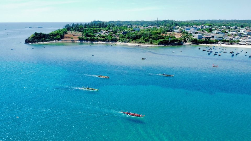 Vùng biển thôn Châu Thuận Biển (xã Bình Châu, huyện Bình Sơn, tỉnh Quảng Ngãi) còn có tên gọi khác là "vũng tàu". Đây cũng là nơi được giới khảo cổ nhận định có rất nhiều tàu cổ bị đắm.