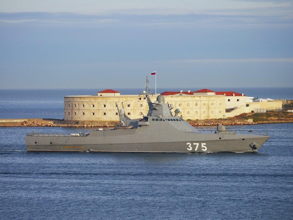  Tàu tuần tra Dự án 22160 Dmitry Rogachev đã được nhìn thấy đang đi qua eo biển Bosphorus vào hôm 18-1.