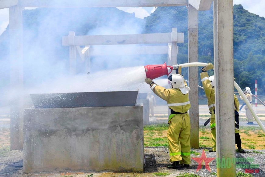 Ngay sau buổi lễ  khai mạc Army Games 2021 diễn ra tại Trung tâm Huấn luyện Quân sự Quốc gia số 4, các đội tuyển đã tham gia thi đấu phần thi Vùng tai nạn.