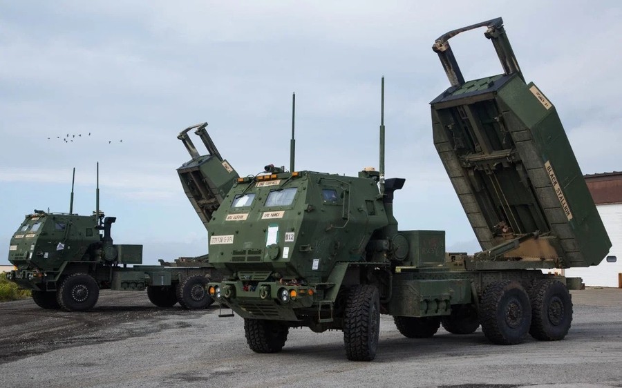 Các tổ hợp  pháo phản lực phóng loạt M142 Himars của Mỹ vừa mới chỉ đặt chân tới Ukraine ít ngày, nhưng nhiều nguồn tin khẳng định, các tổ hợp này đã tung nhiều đòn quyết định vào quân đội Nga.