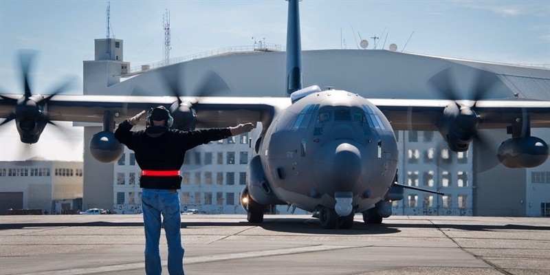 Máy bay tấn công mặt đất  AC-130J Ghostriders được Mỹ điều đến Afghanistan thay thế những chiếc Spooky II hồi giữa năm 2019. Tại đây, AC-130J Ghostriders trực tiếp tham chiến và hỗ trợ nhiệm vụ chiến đấu cho lực lượng đặc biệt đượ Mỹ triển khai tại quốc gia Nam Á này. Nhưng theo thoả thuận Mỹ vừa ký với Taliban, lực lượng Mỹ và trang bị phải rút khỏi Afghanistan.