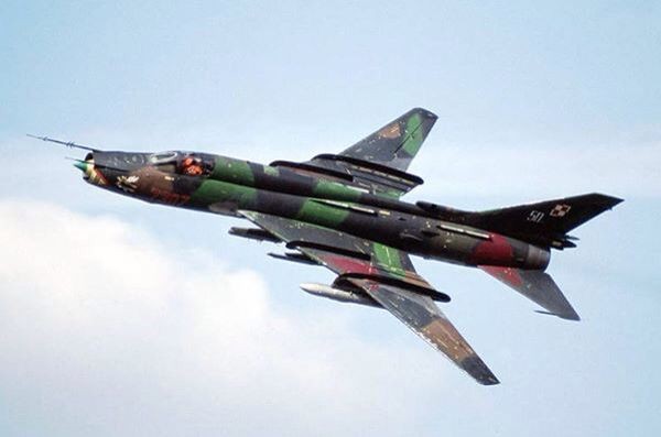 Theo những thông tin được công khai, Su-22 vốn được thiết kế cho nhiệm vụ tấn công mặt đất với dàn vũ khí bom và tên lửa không đối đất. Phần mũi máy bay không được trang bị radar mà chỉ có hệ thống ngắm bắn quang học Klen-PS ở Su-22M3 hay Klen-54 trên Su-22M4.