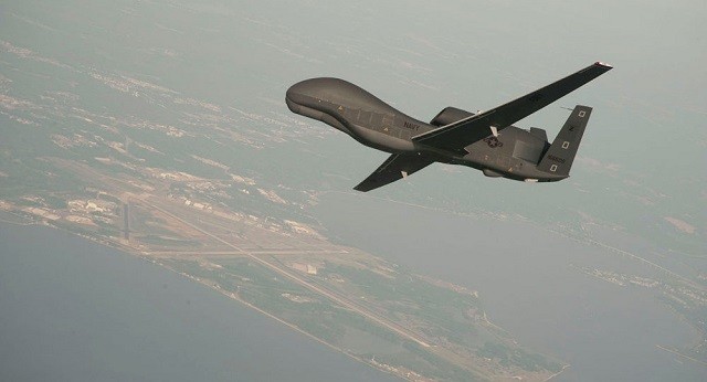 Không quân Mỹ vừa thông báo đã điều một phi đội máy bay trinh sát không người lái  RQ-4 Global Hawk từ căn cứ Andersen, đảo Guam tới căn cứ Yokota tại Nhật Bản để củng cố hiện diện quân sự trong khu vực. Đồng thời Mỹ vẫn duy trì hoạt động của máy bay ném bom chiến lược B-1B Lancer trên Biển Đông và các khu vực khác ở Thái Bình Dương.