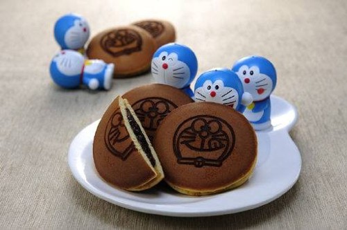 Bánh Dorayaki. Món bánh Nhật này có sức hút mạnh với giới trẻ Việt ngay từ khi du nhập. Món này có hai miếng bánh nướng kẹp phần nhân bên giữa tạo nên sự hòa quyện. Ảnh: zing