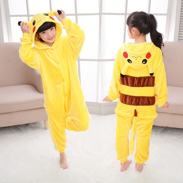  Áo họa tiết hoạt hình như Pikachu, Pokemon, siêu nhân... được nhiều trẻ em yêu thích. Thậm chí, chúng được xem như biểu tượng gắn liền tuổi thơ của nhiều người.