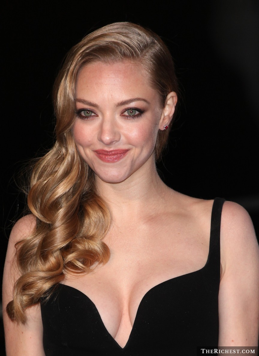 Amanda Seyfried ăn kiêng bằng các thực phẩm tươi. Chế độ ăn kiêng của ngôi sao này chủ yếu chú trọng vào việc ăn rau sống, trái cây tươi hay thậm chí cả sushi.