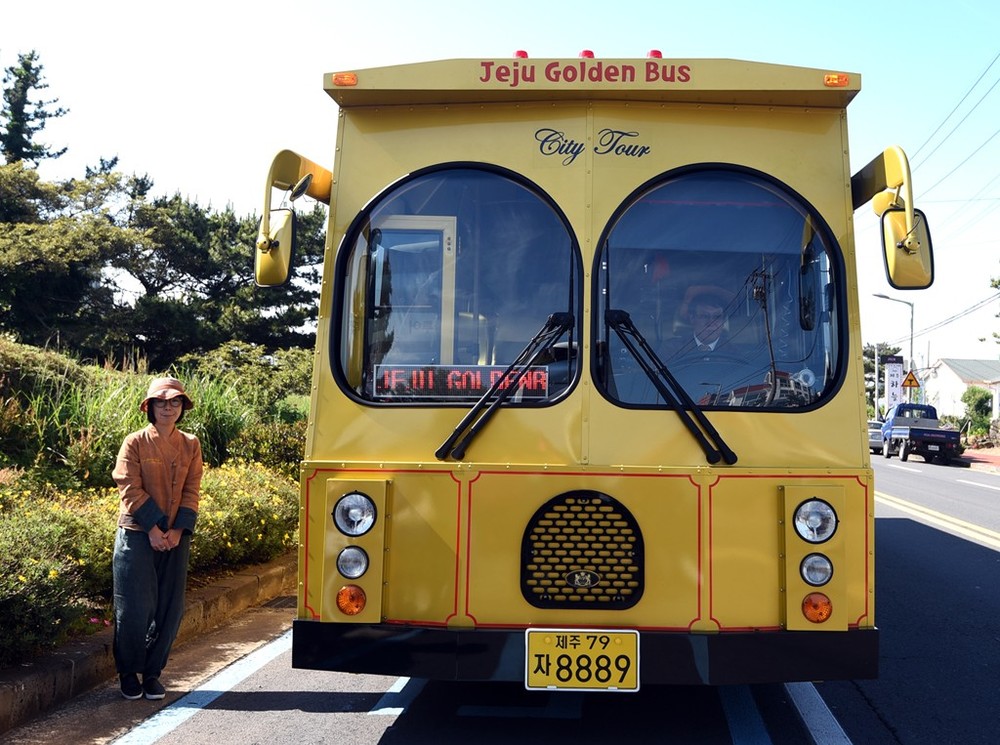 Đảo Jeju (Hàn Quốc) được ví như Phú Quốc của Việt Nam, là điểm du lịch hấp dẫn. Jeju là một thành phố hiện đại sở hữu nhiều phong cảnh thiên nhiên tươi đẹp, diện tích toàn đảo 1.846 km2.