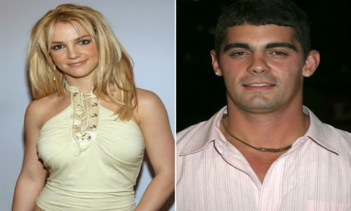 Cuộc hôn nhân của nữ ca sĩ Britney Spears và Jason Alexander là một trong những cuộc hôn nhân ngắn ngủi nhất của người nổi tiếng. Đám cưới được tổ chức năm 2004 nhưng cuộc hôn nhân đổ vỡ chỉ sau 55 tiếng đồng hồ.