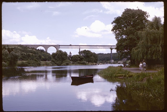 Cây cầu Autobahn bắc qua sông Lahn, Limburg an der Lahn,  Tây Đức, trong bức ảnh chụp ngày 22/6/1958.