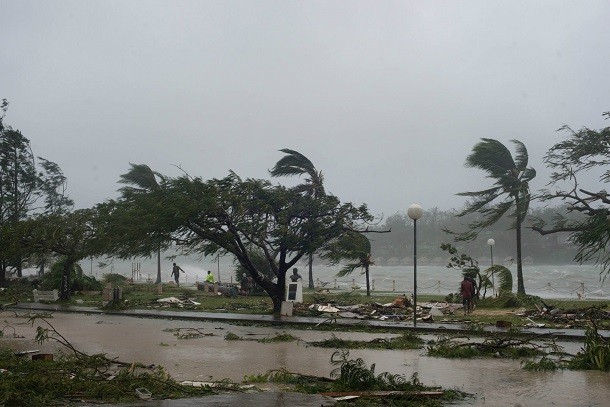 Vanuatu đứng đầu trong danh sách quốc gia chịu rủi ro nhất trước  thiên tai. Nằm ở vị trí cô lập, hoạt động địa chấn và sự lây lan của dịch bệnh trong thiên tai do điều kiện vệ sinh cũng như khâu xử lý chất thải yếu kém,…khiến quốc gia ở Nam Thái Bình Dương này đứng trước nguy cơ trải qua một thảm họa thiên nhiên đáng sợ.