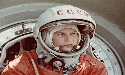 Ngày 16/6/1963, Valentina Tereshkova, một nhà du hành vũ trụ Liên Xô, trở thành  nữ phi hành gia đầu tiên bay vào vũ trụ.