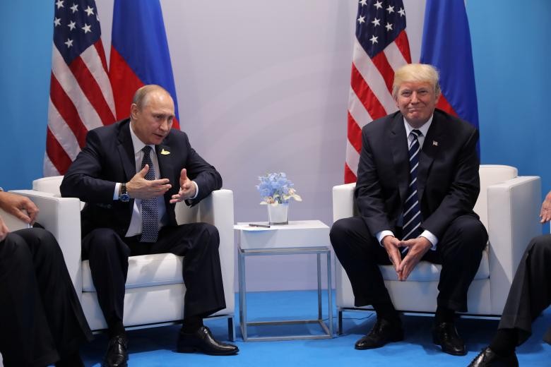 Reuters đưa tin, Tổng thống Nga Vladimir Putin và Tổng thống Mỹ Donald Trump đã chính thức bắt đầu cuộc hội đàm đầu tiên bên lề  Hội nghị Thượng đỉnh G20 ở thành phố Hamburg (Đức) hôm 7/7.