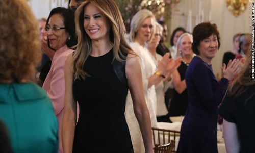 Vào năm ngoái, Đệ nhất phu nhân Mỹ Melania Trump đã tổ chức một bữa tiệc trưa kỷ niệm  Ngày Quốc tế Phụ nữ 8/3 tại Nhà Trắng. Bà cũng có bài phát biểu đề cao bình đẳng giới nhân ngày này. Ảnh: CNN.