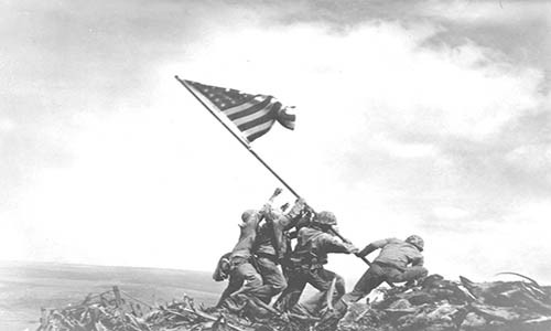 Iwo Jima là một trong những  trận đánh khốc liệt nhất trong lịch sử nước Mỹ và là một trong những cuộc chiến ác liệt nhất trên chiến trường Thái Bình Dương. Trận đánh diễn ra từ ngày 19/2 đến 26/3/1945 trong Chiến tranh Thế giới Thứ hai giữa Mỹ và Đế quốc Nhật Bản tại đảo Iwo Jima. Ảnh: BI.